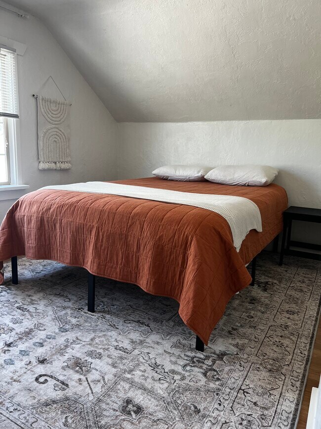 Building Photo - 348 S Lee Ave Unit 348 . 5