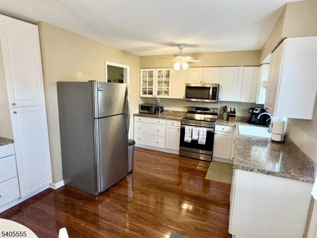 Photo - 203 Columbia Common