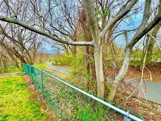 Photo - 32 Silva St
