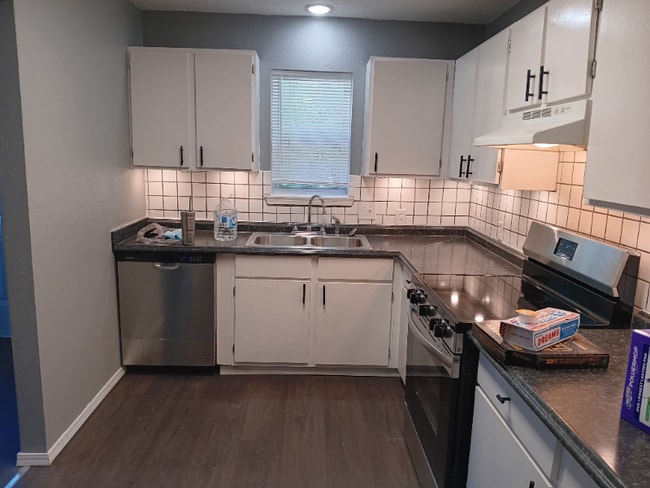 Photo - 1601 N Hills Blvd Unit 1601 N Hills Blvd