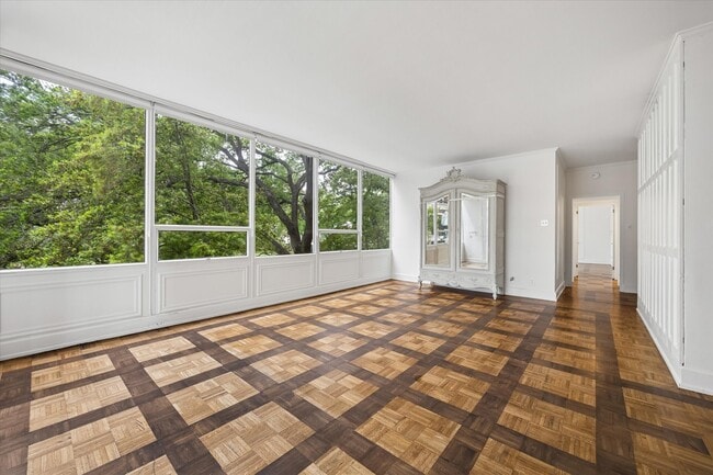 Building Photo - 2701 Westheimer Rd Unit 2B