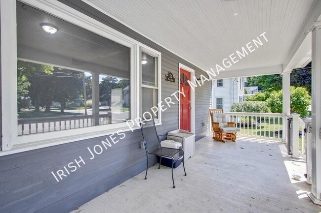 Photo - 172 Main St