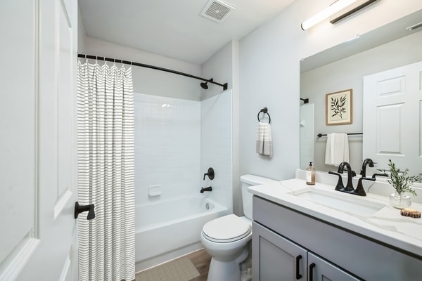 Eagle Rock Apartments at Freehold