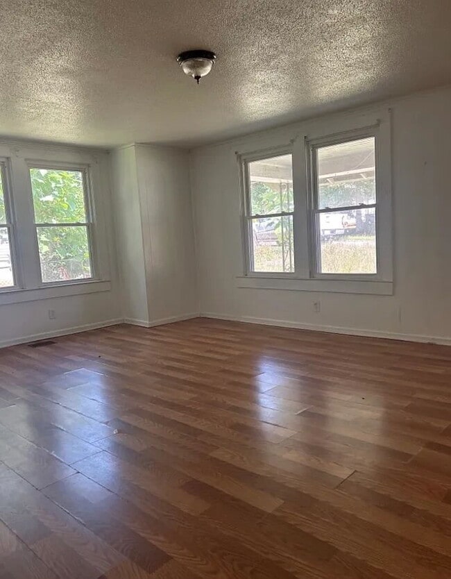 Photo - 115 Arkansas St