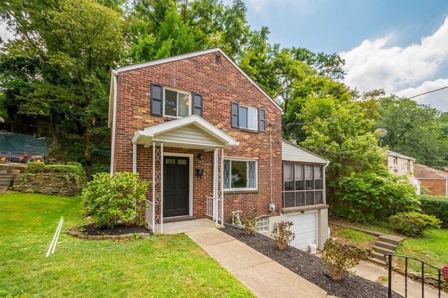 Photo - AVAILABLE SEPT 1ST!! GORGEOUS 2 BEDROOM IN PENN HILLS!!