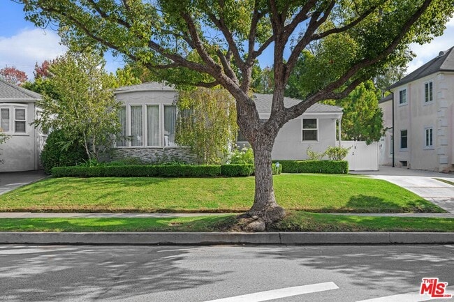 Building Photo - 2036 Hillsboro Ave