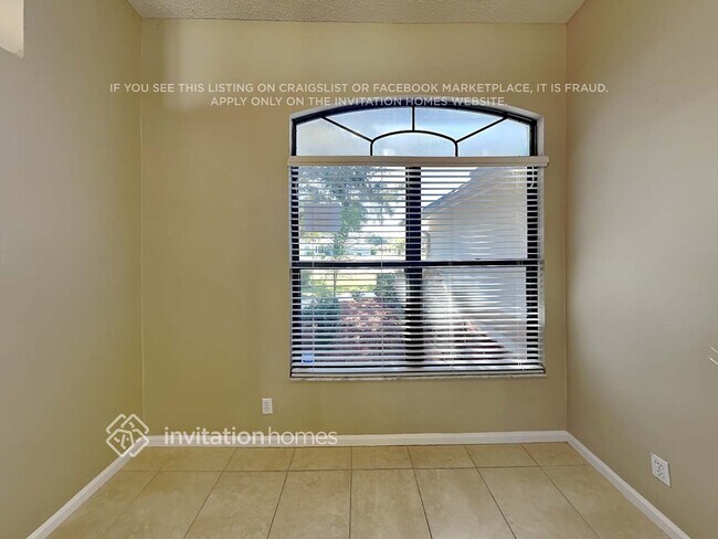 Photo - 102 Royal Ct