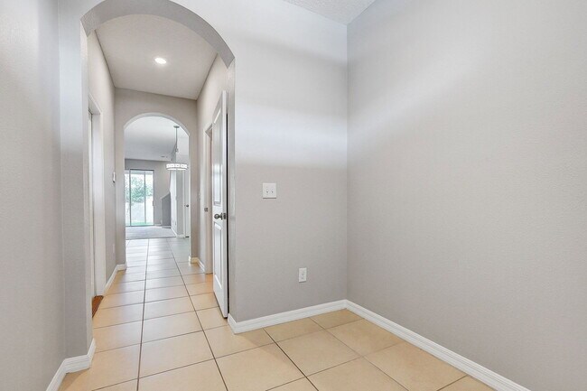 1817 Hovenweep Rd