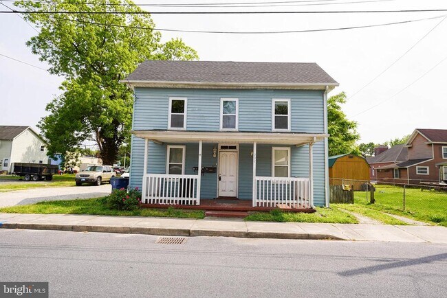 202 E Grove St Unidad A