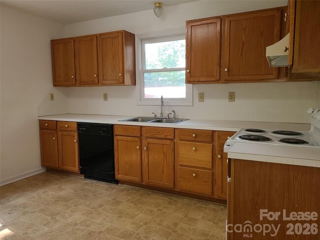 Photo - 210 N Cloudman St