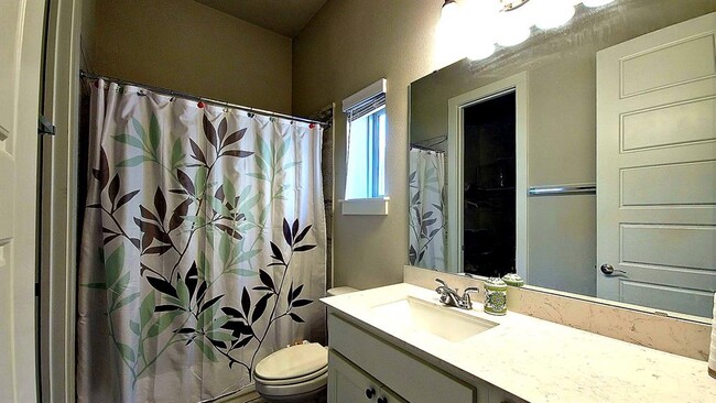 Photo - 8001 Silhouette St