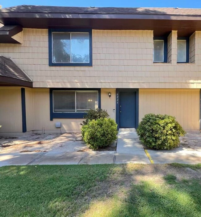 Building Photo - 6223 Meadow View Ln