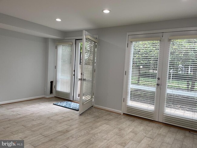 Photo - 61 G St SW