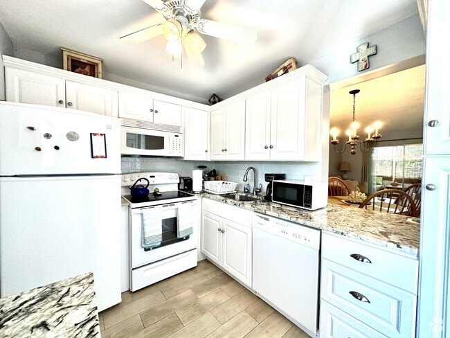 Building Photo - 330 NE 26th Ave Rental