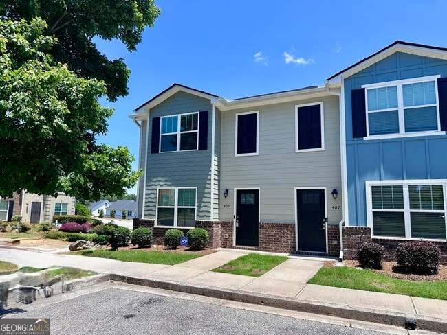 Photo - 400 Whippet St Townhome