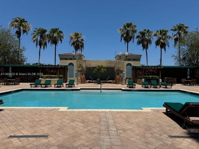 Photo - 520 SE 5 Ave