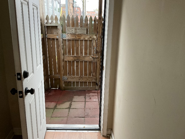 Photo - 116 W 25th St