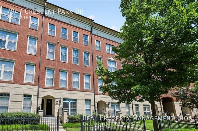 Building Photo - 7947 Crescent Park Dr