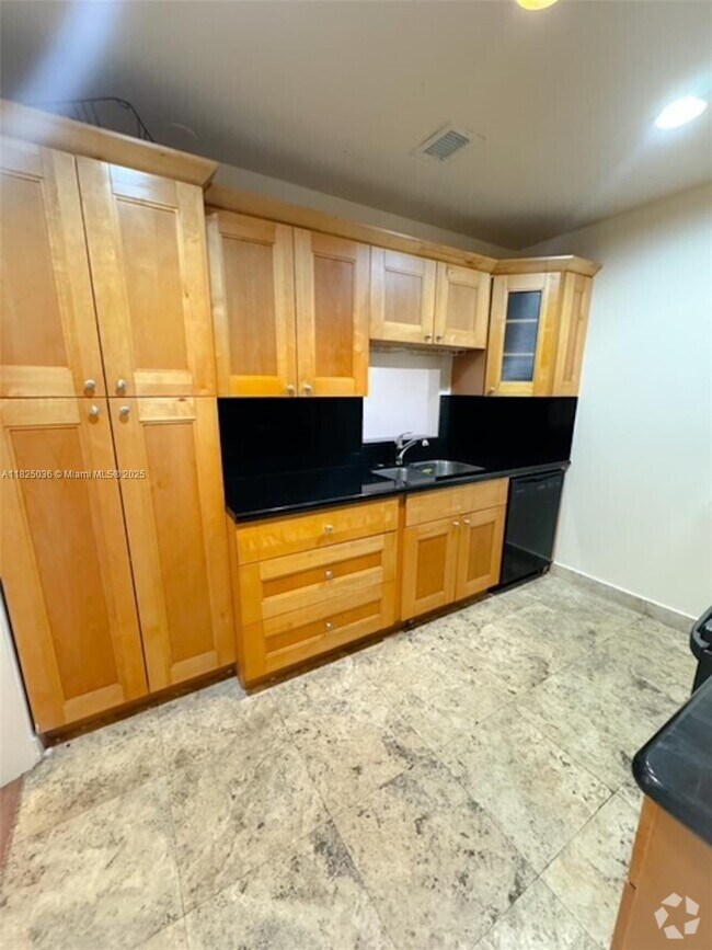 Building Photo - 2008 Jackson St Unit B7 Rental