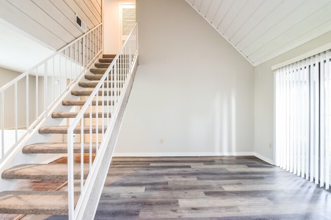 Photo - 5825 Lynnfield Cove