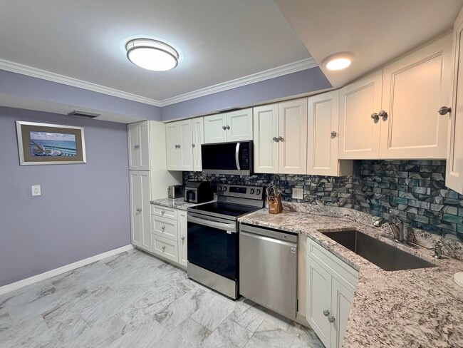 Photo - 2425 Presidential Way Unit 304