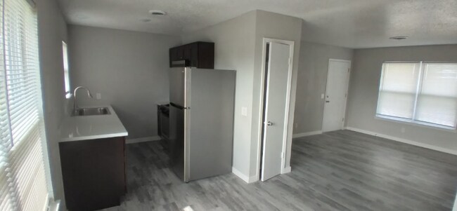 Photo - 407 Edwards St