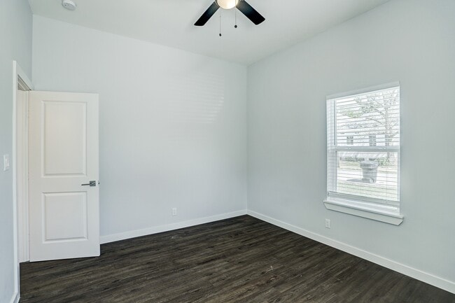 Photo - 225 N Everton St