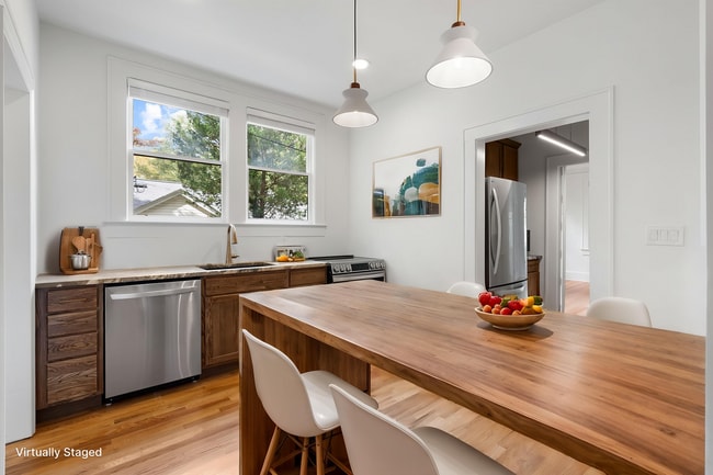 Photo - 3107 Old Buncombe Rd