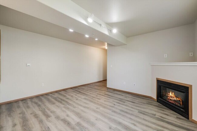 6005 Chapel Hill Blvd Unit E101