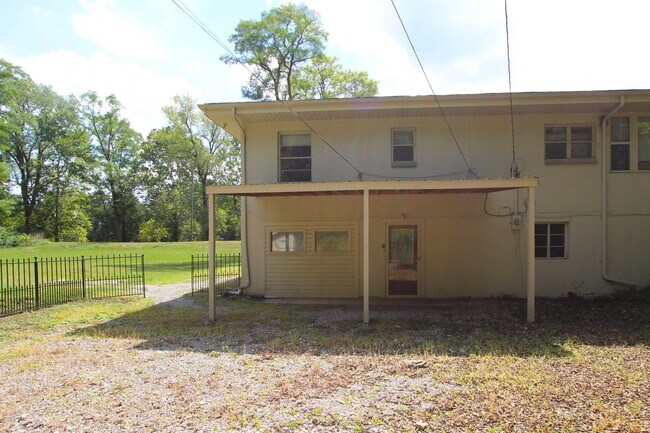 Photo - PRELEASING for AUGUST! Close to Campus Unit Apt B.