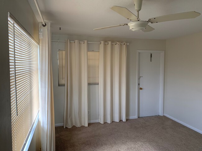 Condo in Crystal Lakes in Pompano Beach - Condo in Crystal Lakes in Pompano Beach