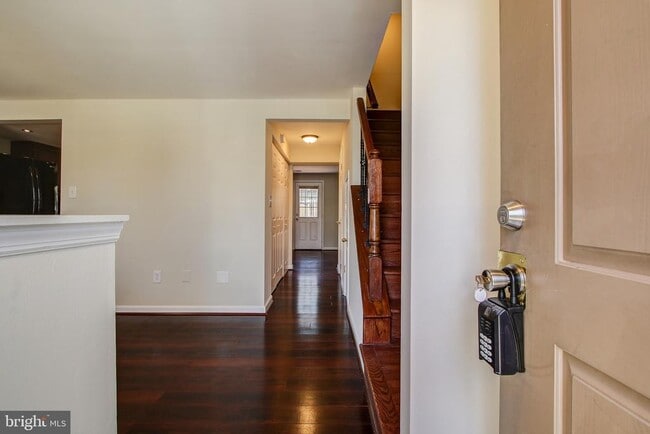 Photo - 6324 Lightburn Ct
