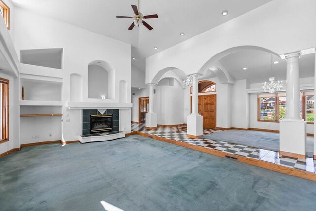 3957 Valley Oak Dr