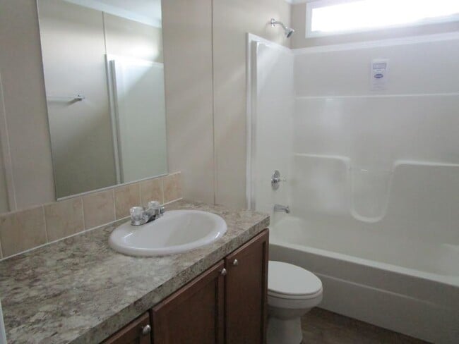 Photo - 107 Spruce Ln