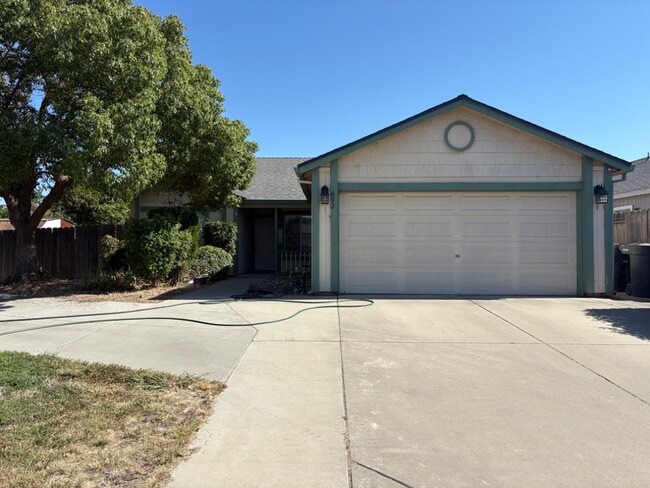 Photo - 692 Oakwood Way Casa