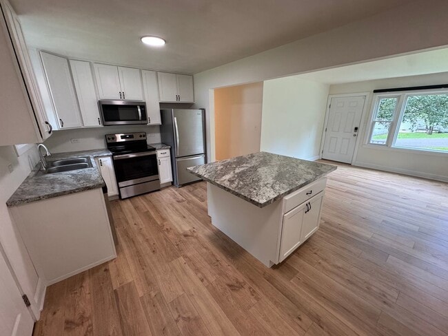 Photo - Your Modern Downtown Retreat: Newly Remodeled Charm