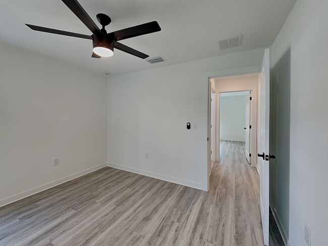 Photo - 3109 8th St W