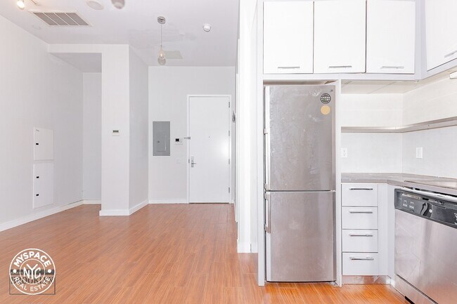 Photo - 125 Eagle St Unit 2A