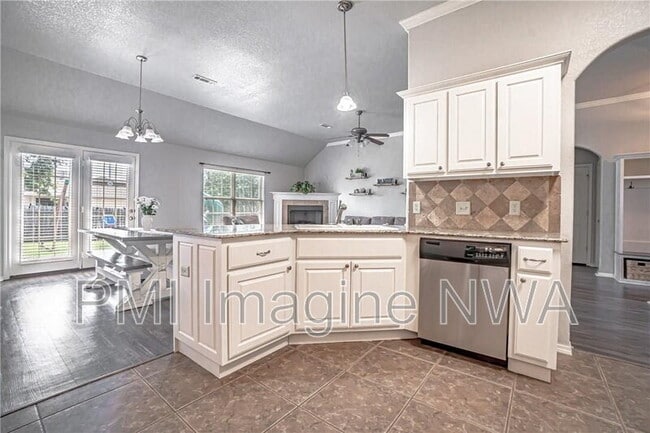 Photo - 3101 SW Gumleaf Rd