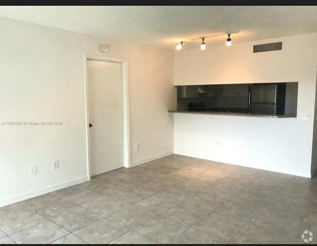 Building Photo - 460 S Park Rd Unit 6-309 Rental