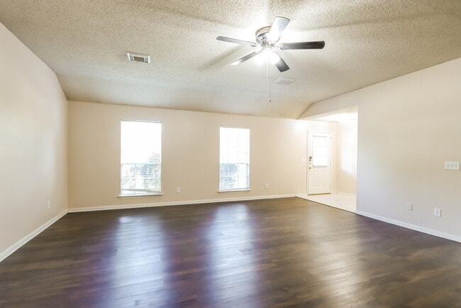 Photo - 7131 Maple Walk Dr