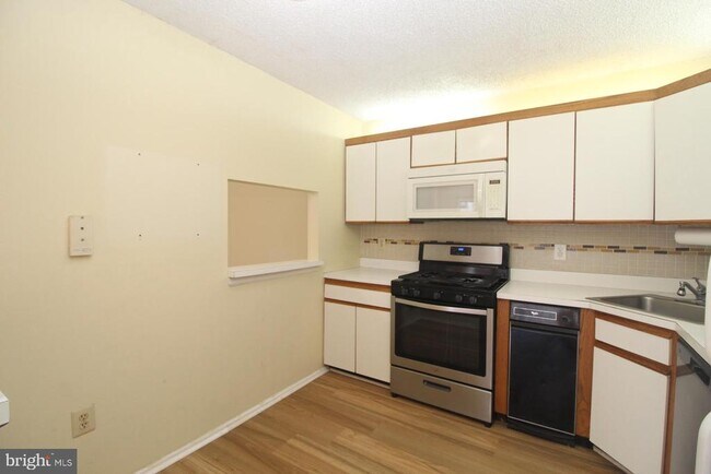 Photo - 7 Joyner Ct