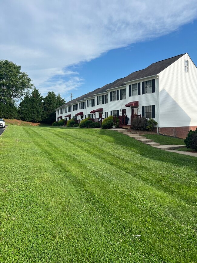 Photo - 577 Beaverview Dr