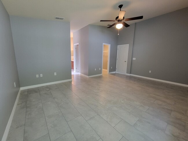 Photo - 800 Overlook Dr