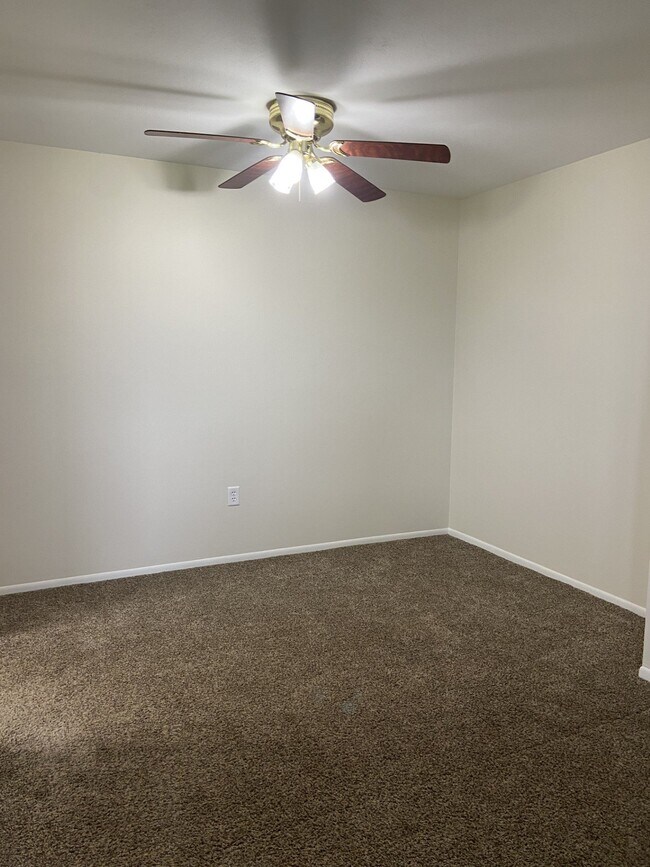 Photo - 403 County Line Rd Unidad Apt 21