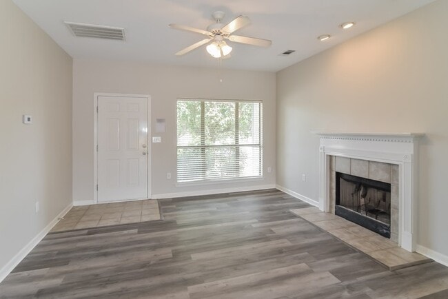 Photo - 449 Park Lake Dr