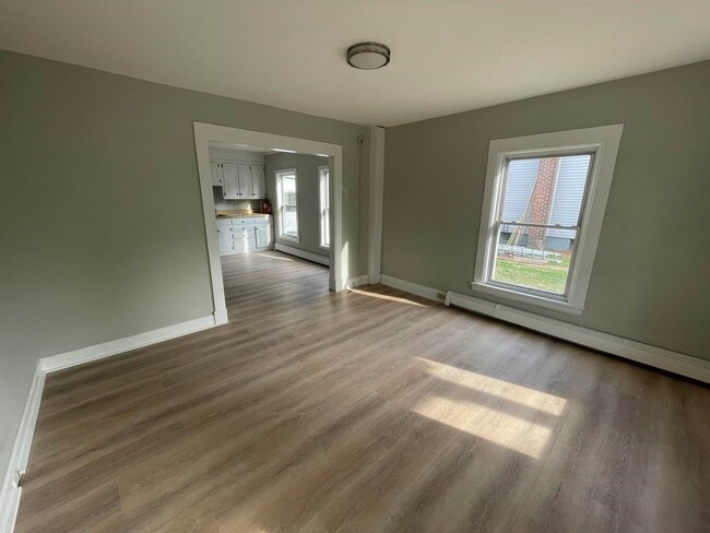 Building Photo - 52 Chestnut Ave Unit 1