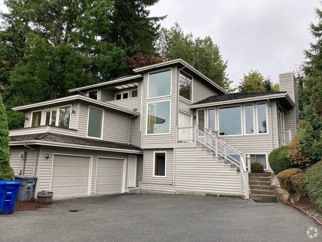 Building Photo - 3bd/3.5ba in Summit Executive Neighborhood Rental