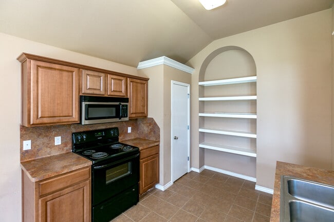 Photo - 3809 Los Arroyos Dr