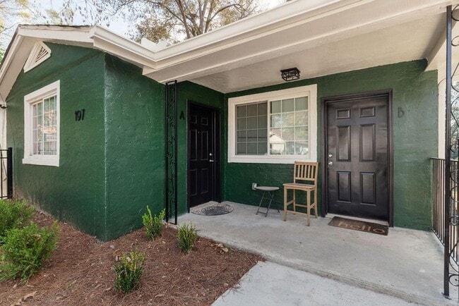 Photo - 197 South Ave SE